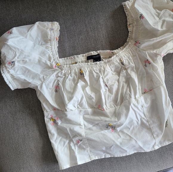 💐 Floral white top size small - Picture 1 of 3